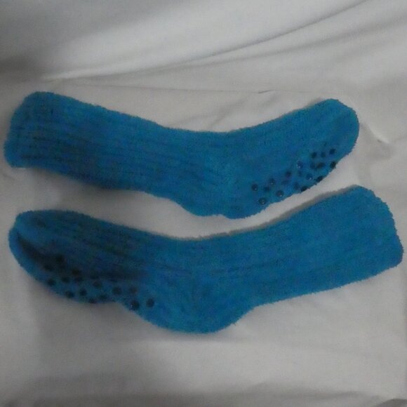Comfy and Warm Fuzzy Ribbed Blue Socks With Anti Slip Bottoms | Size 9 - Picture 2 of 11